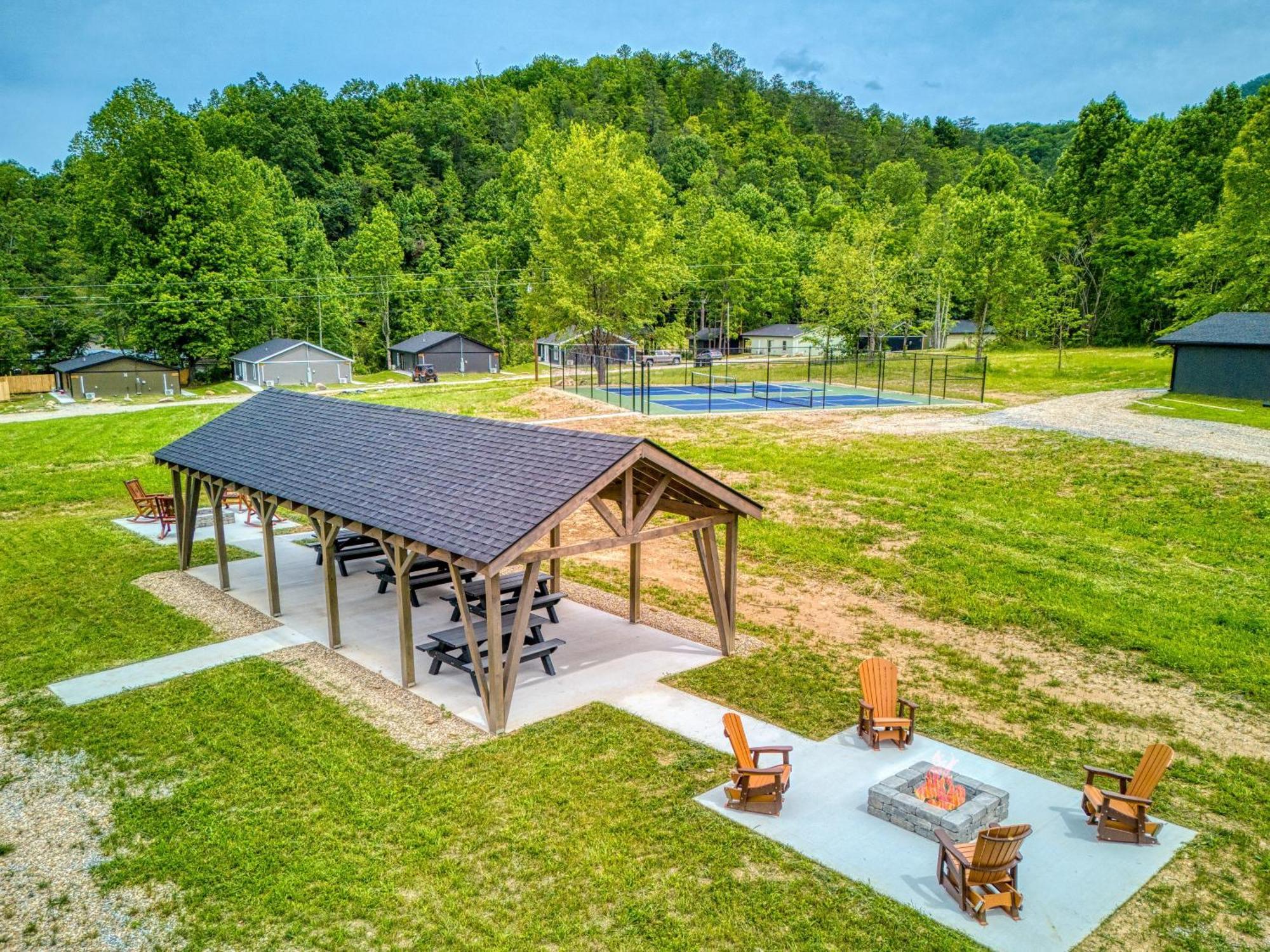 The Bungalow At Greenbriar Creek - King Studio - Creekside And The National Park Villa Cosby Exterior photo