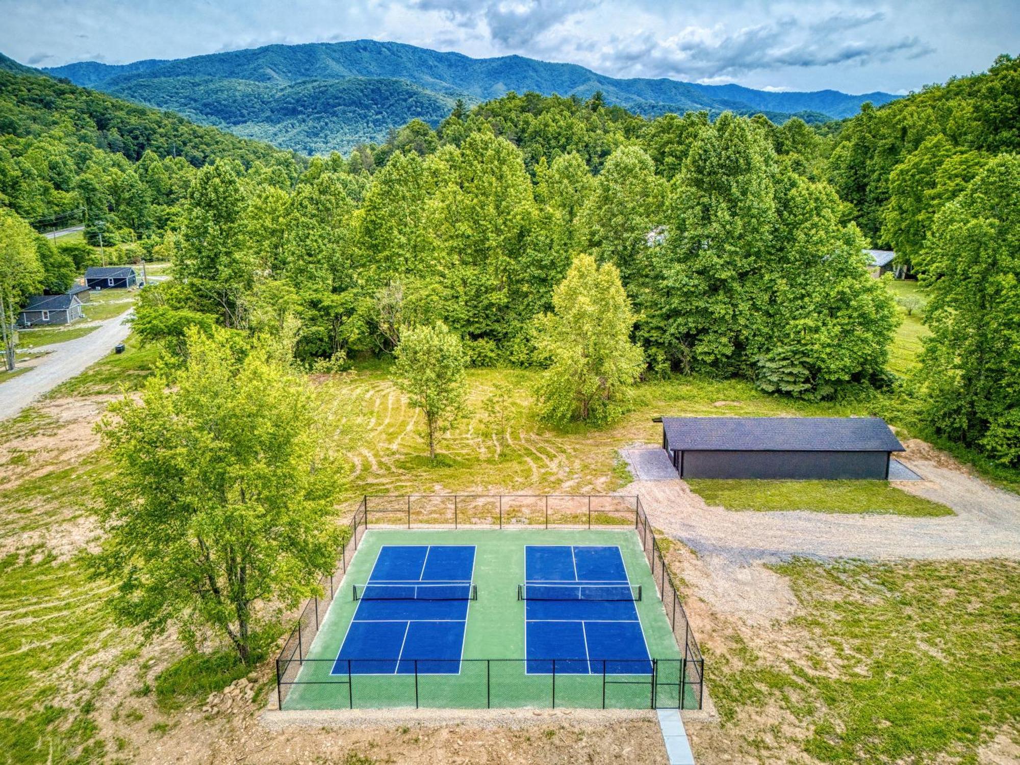 The Bungalow At Greenbriar Creek - King Studio - Creekside And The National Park Villa Cosby Exterior photo